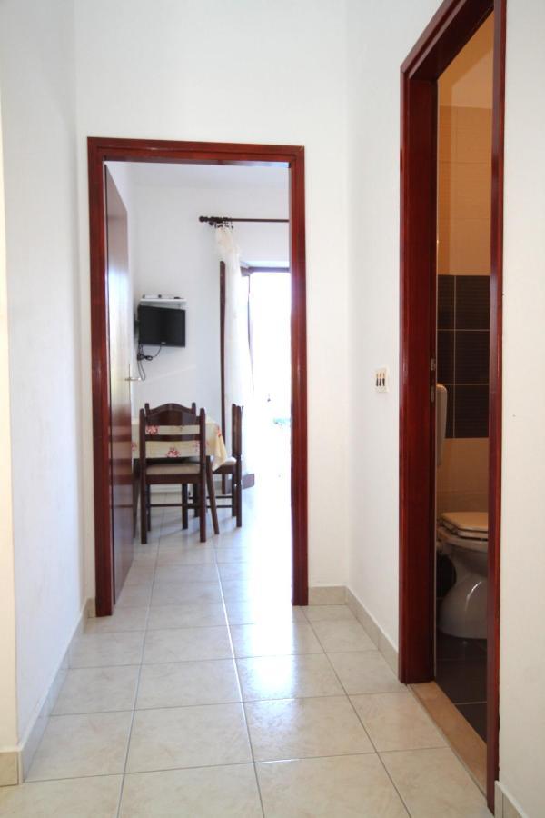 Apartments By The Sea Tri Zala, Korcula - 9237 Zrnovo Ngoại thất bức ảnh